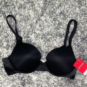 SPANX Pillow Cup Push-Up Plunge Bra 32C Never worn, with tags.
